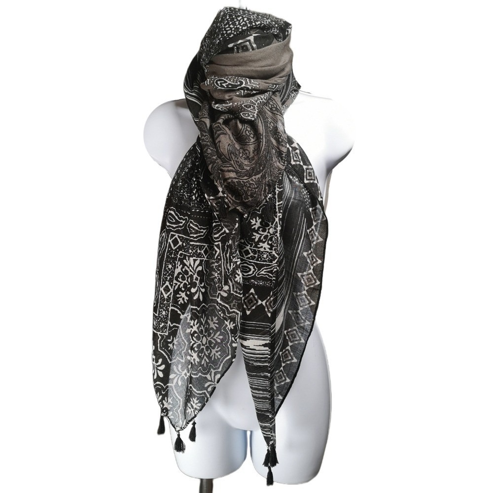 Thyme Maternity Black & Grey Boho‎ Privacy Breastfeeding Scarf
